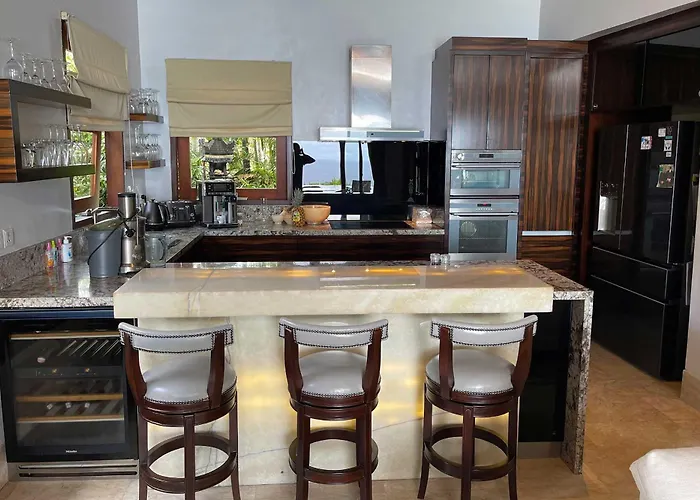 Villa Azure Aura Luxury 5 Star Bali Cliffside Ocean View, Pool And Garden