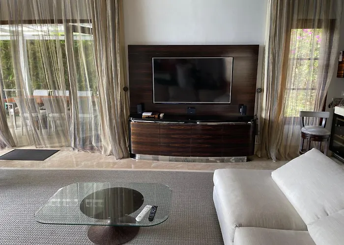 Azure Aura Luxury 5 Star Bali Cliffside Ocean View, Pool And Garden Villa
