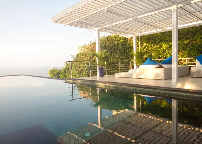 Azure Aura Luxury 5 Star Bali Cliffside Ocean View, Pool And Garden Villa *