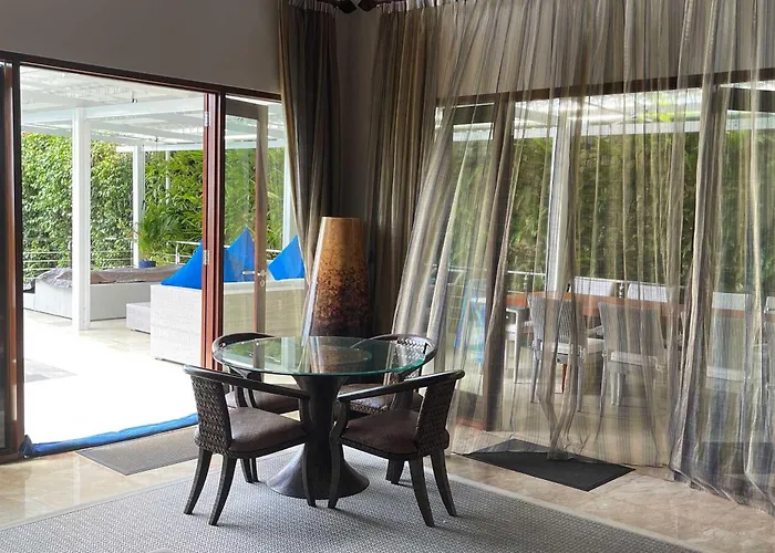 Azure Aura Luxury 5 Star Bali Cliffside Ocean View, Pool And Garden Villa Uluwatu