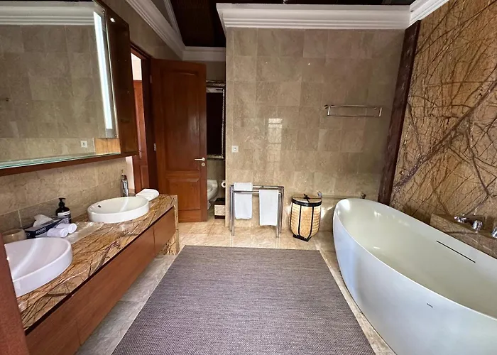 Azure Aura Luxury 5 Star Bali Cliffside Ocean View, Pool And Garden Villa Uluwatu