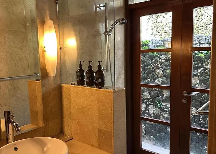 Azure Aura Luxury 5 Star Bali Cliffside Ocean View, Pool And Garden Uluwatu