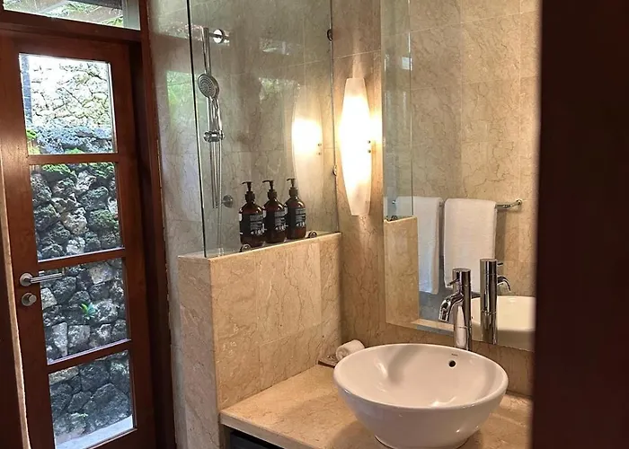 Villa Azure Aura Luxury 5 Star Bali Cliffside Ocean View, Pool And Garden Uluwatu