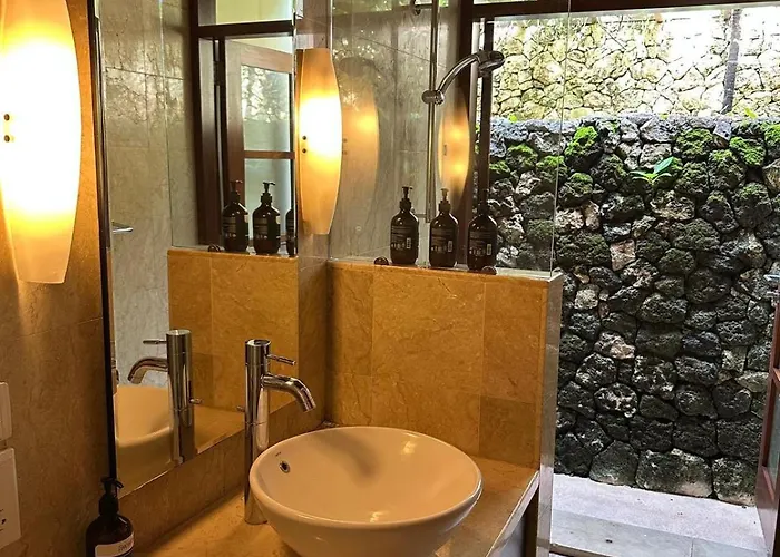 Villa Azure Aura Luxury 5 Star Bali Cliffside Ocean View, Pool And Garden Uluwatu
