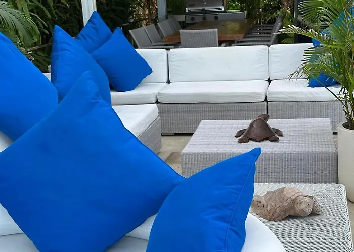 Azure Aura Luxury 5 Star Bali Cliffside Ocean View, Pool And Garden